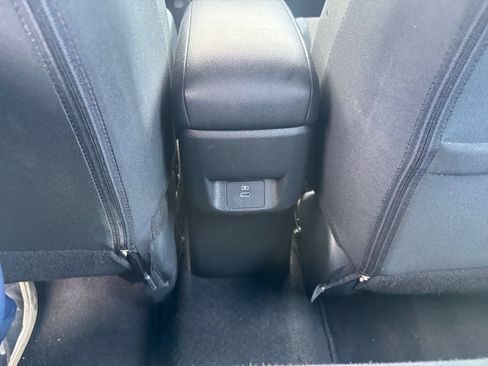 Used 2025 Nissan Versa SV FWD image 22