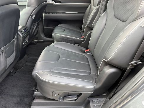Used 2023 Hyundai Palisade SEL w/ Premium Package AWD/4WD image 8