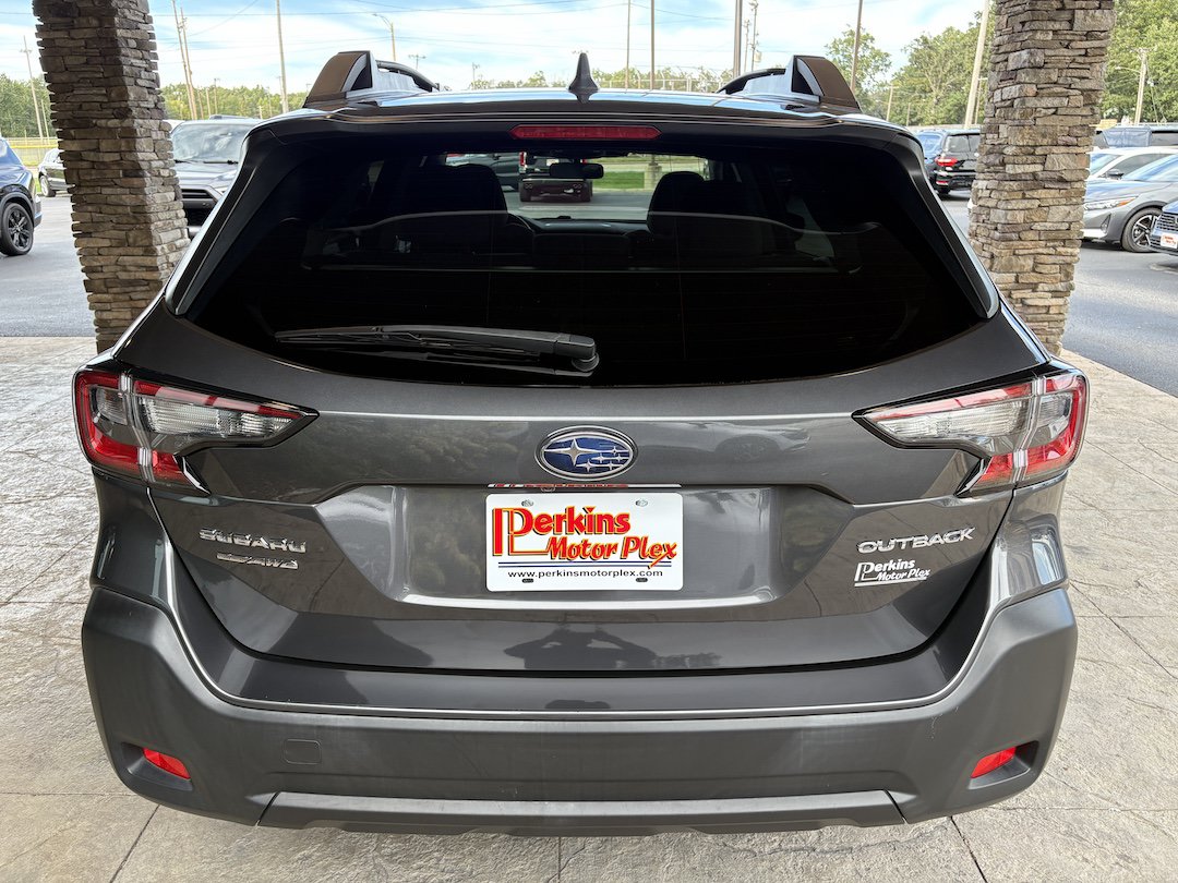 Used 2023 Subaru Outback Premium AWD/4WD image 7