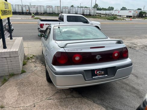 Used 2002 Chevrolet Impala LS w/ Preferred Equipment Group FWD image 3