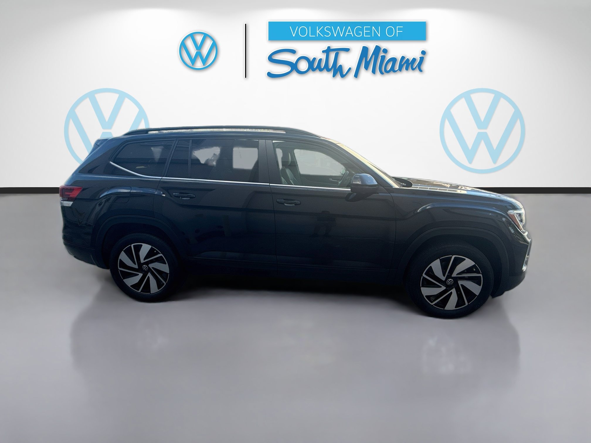 Certified 2024 Volkswagen Atlas SE FWD image 8