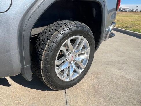 Used 2022 GMC Sierra 1500 SLT w/ SLT Premium Plus Package AWD/4WD image 4