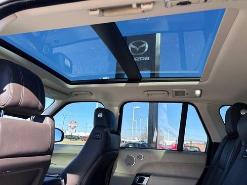 Used 2017 Land Rover Range Rover HSE image 11