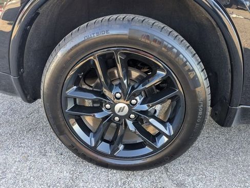 Used 2024 Dodge Durango GT image 11