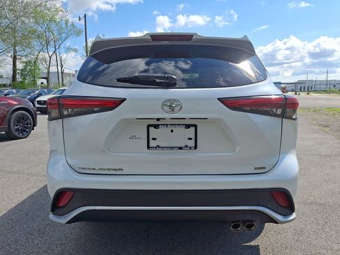 Used 2022 Toyota Highlander XSE FWD image 7
