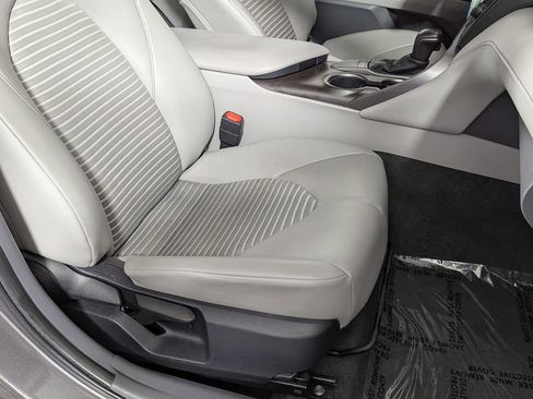 Used 2023 Toyota Camry SE image 29