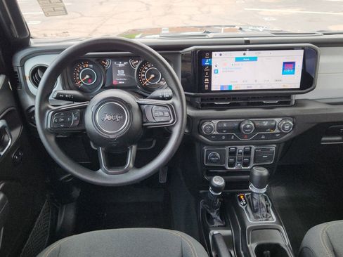 Used 2026 Jeep Gladiator Sport image 25