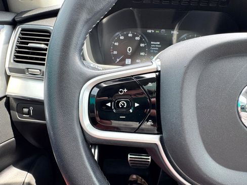 Used 2016 Volvo XC90 T5 Momentum image 16