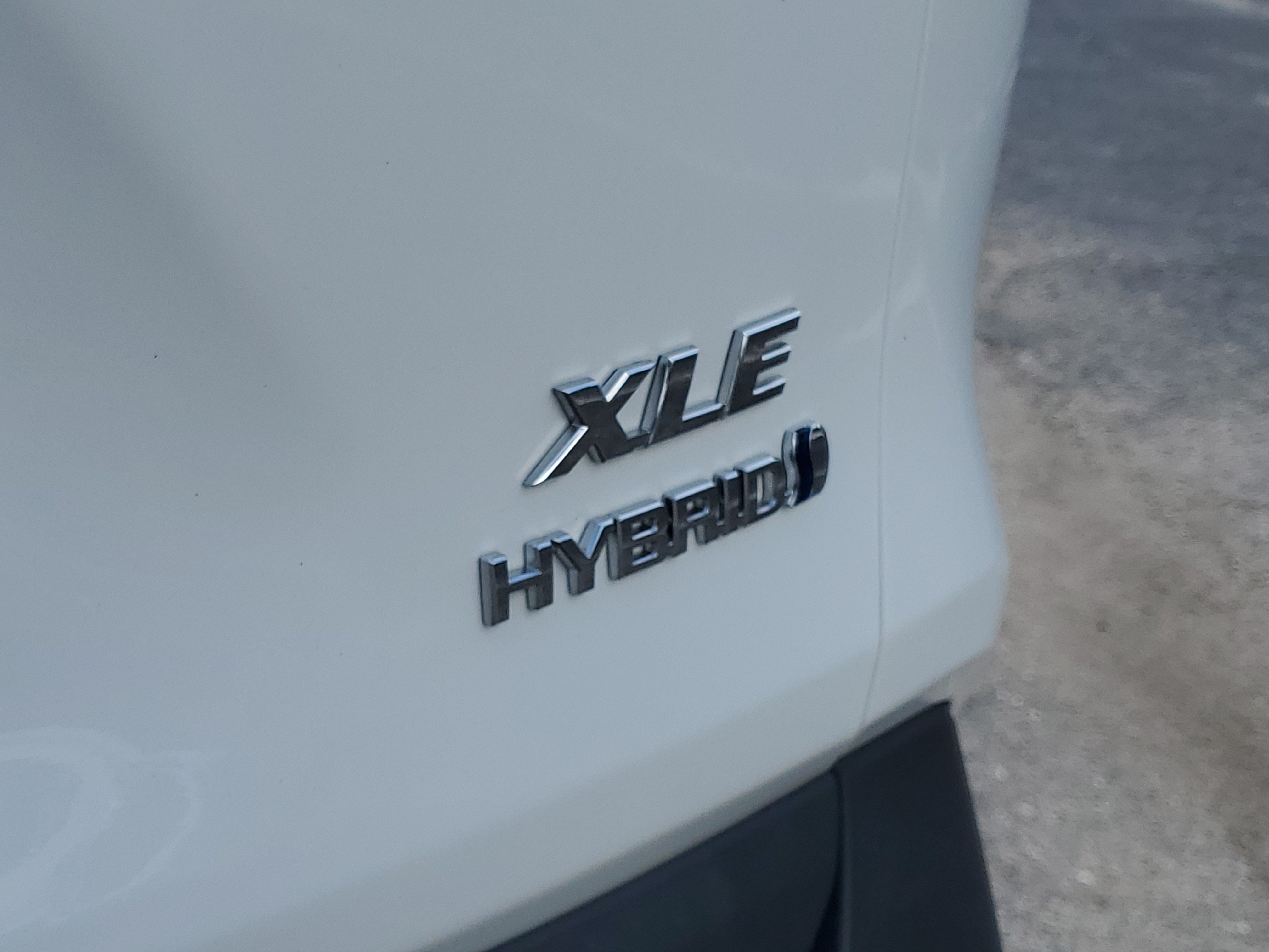 Certified 2024 Toyota RAV4 XLE w/ Convenience Package AWD/4WD image 11