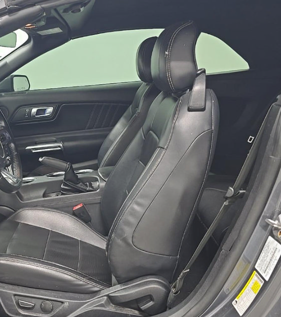 Used 2021 Ford Mustang Premium RWD image 5