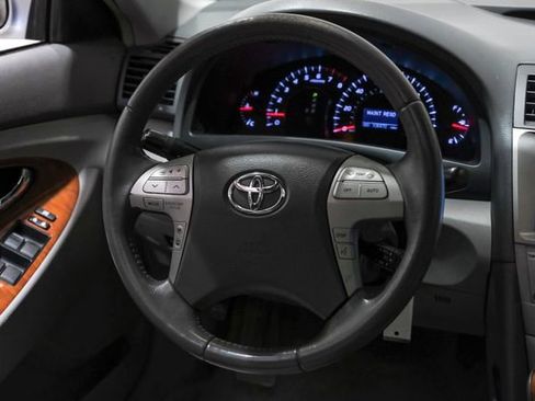 Used 2010 Toyota Camry XLE FWD image 24