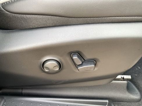 New 2026 Chrysler Pacifica Limited w/ S Appearance Package image 12