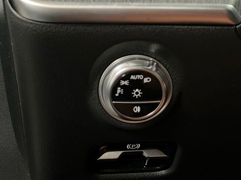 Used 2023 Mercedes-Benz C 300 4MATIC Sedan image 24