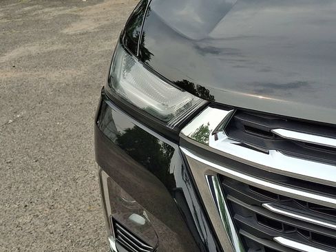 Used 2023 Chevrolet Traverse LT AWD/4WD image 35