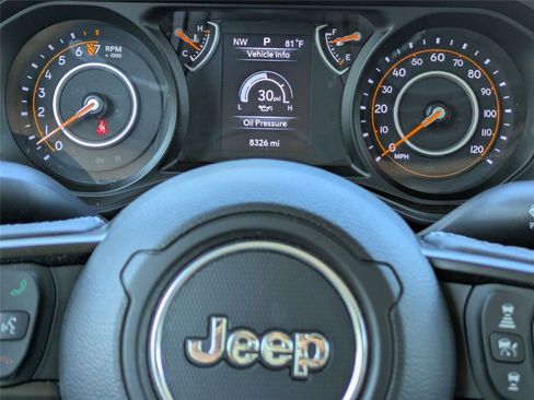 Used 2025 Jeep Wrangler Unlimited Sahara w/ Safety Group AWD/4WD image 28