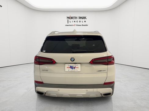 Used 2019 BMW X5 xDrive40i w/ Premium Package 2 AWD/4WD image 4