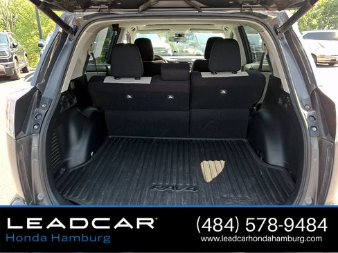 Used 2017 Toyota RAV4 XLE AWD/4WD image 29