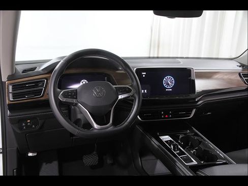 Certified 2024 Volkswagen Atlas SE AWD/4WD image 6