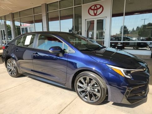 Certified 2026 Toyota Corolla SE w/ SE Premium Package FWD image 4