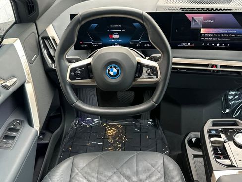 Used 2025 BMW iX xDrive50 w/ Premium Package image 15
