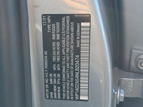 Used 2022 Porsche Macan S w/ Premium Package Plus image 37