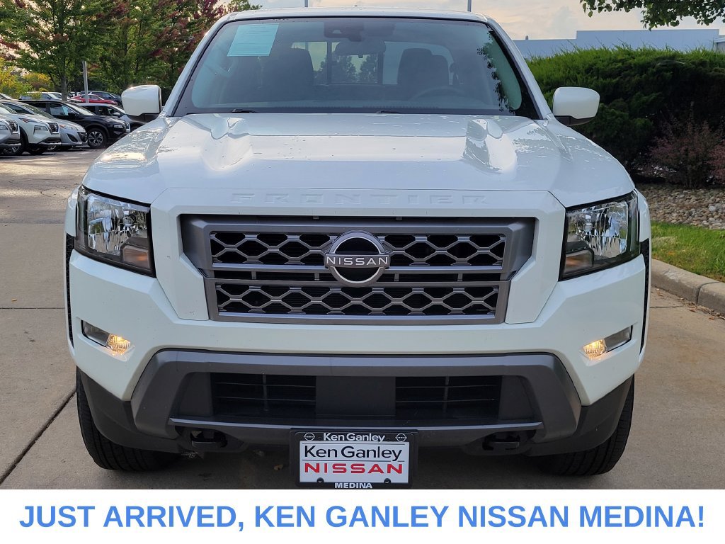 Certified 2022 Nissan Frontier SV w/ Technology Package AWD/4WD image 9