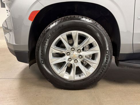 Used 2024 Chevrolet Suburban Premier RWD image 10