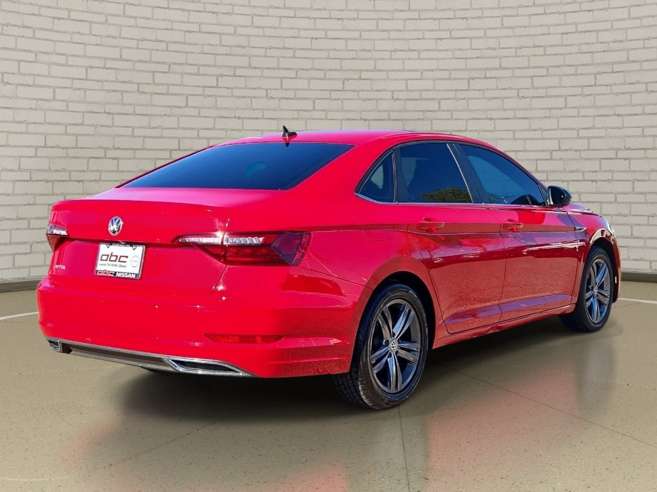 Used 2020 Volkswagen Jetta R-Line w/ R-Line Cold Weather Package FWD image 5