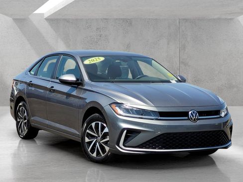 Used 2025 Volkswagen Jetta S FWD image 2