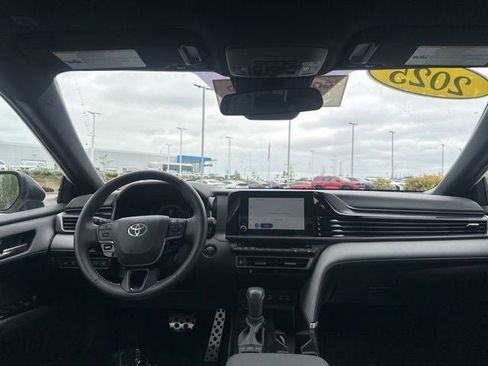 Used 2025 Toyota Camry SE FWD image 12