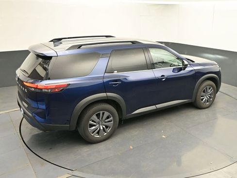 Used 2025 Nissan Pathfinder SV FWD image 36