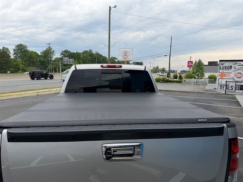 Used 2008 GMC Sierra 1500 Denali AWD/4WD image 9