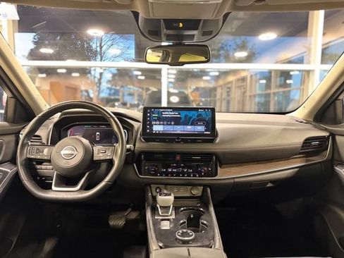 Used 2024 Nissan Rogue Platinum w/ Platinum Premium Package AWD/4WD image 37