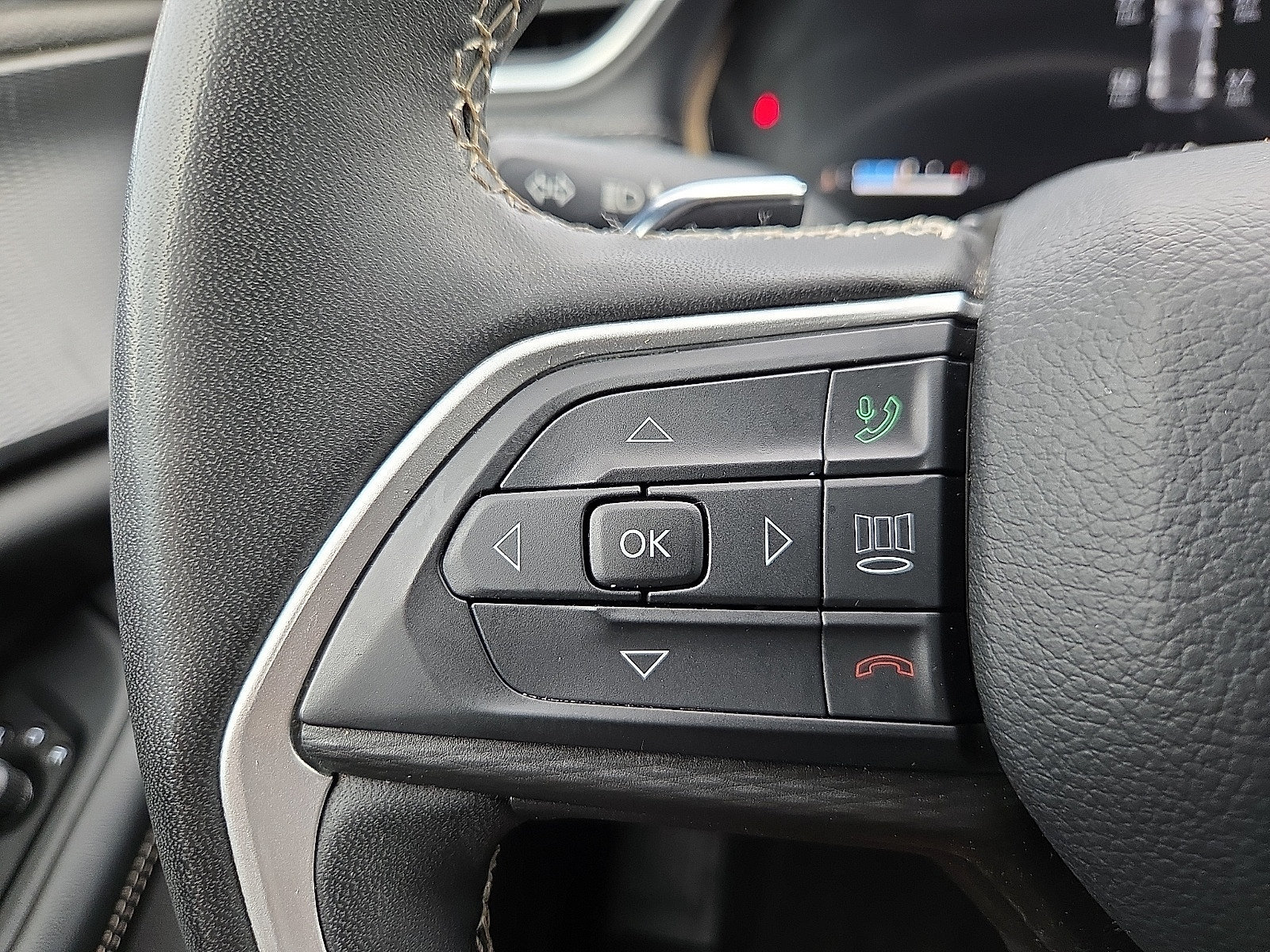 Used 2024 Jeep Grand Cherokee Altitude AWD/4WD image 20