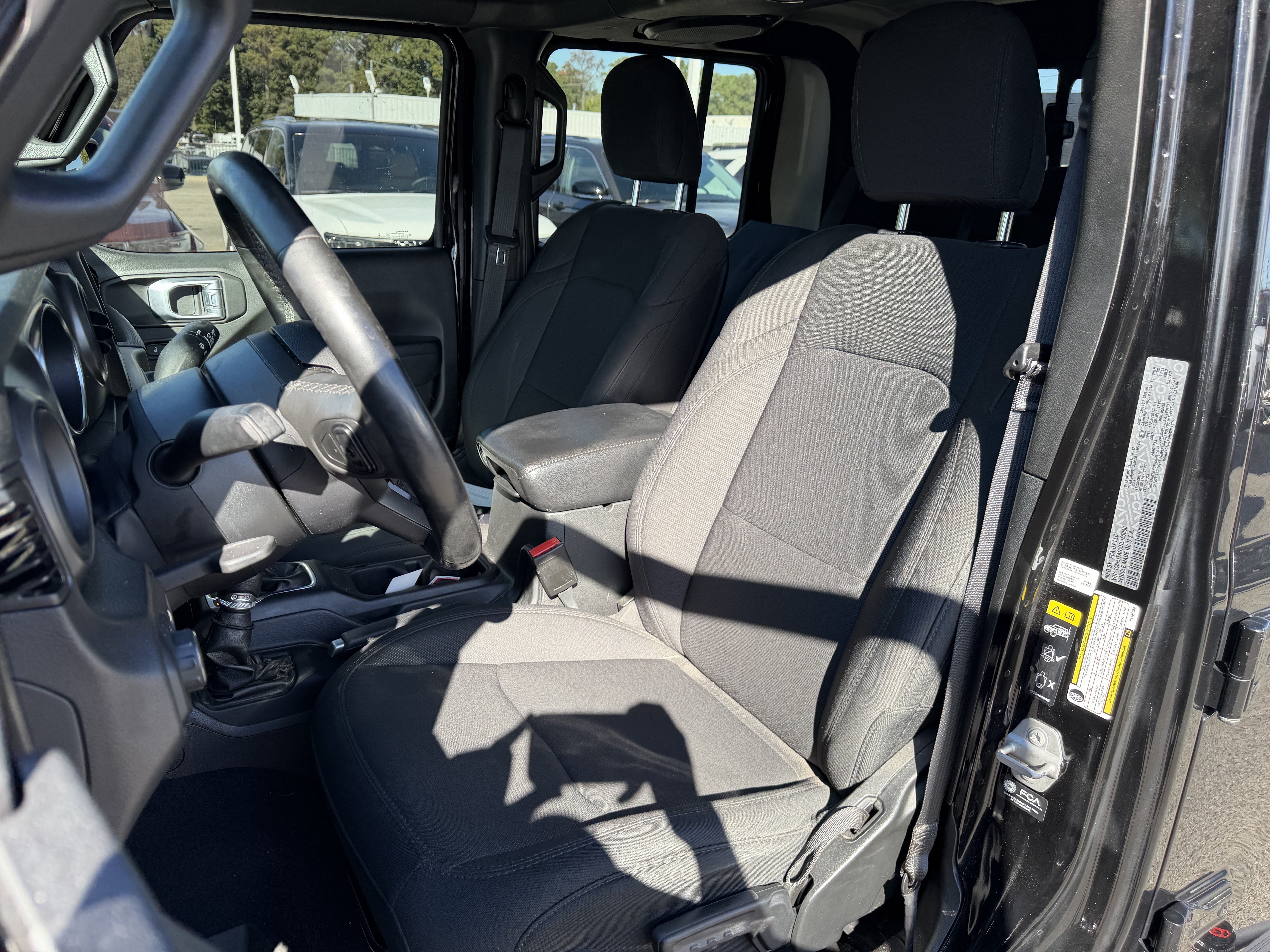 Used 2022 Jeep Gladiator Sport AWD/4WD image 12
