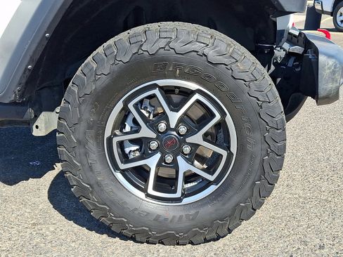 Used 2025 Jeep Wrangler Unlimited Rubicon image 8