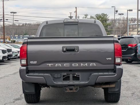 Used 2019 Toyota Tacoma TRD Sport image 5