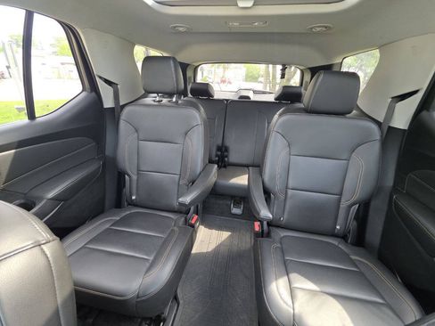 Used 2020 Chevrolet Traverse LT w/ LT Premium Package AWD/4WD image 11