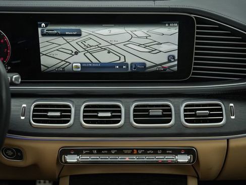 Certified 2025 Mercedes-Benz GLS 450 4MATIC image 24