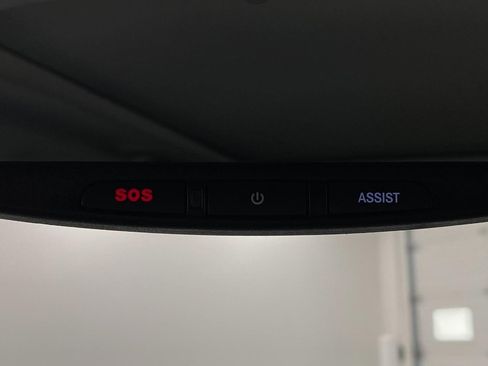 Used 2019 Jeep Cherokee Limited w/ Luxury Group AWD/4WD image 27