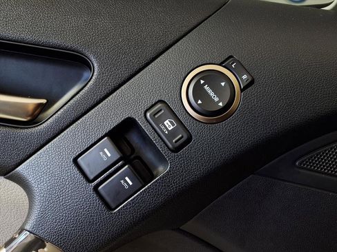 Used 2015 Hyundai Genesis 3.8 image 13