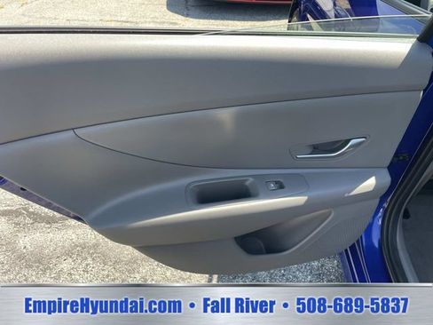 Used 2023 Hyundai Elantra SEL FWD image 14
