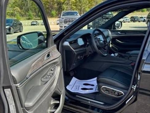 New 2025 Jeep Grand Cherokee L Overland w/ Advanced Protech Group III image 32