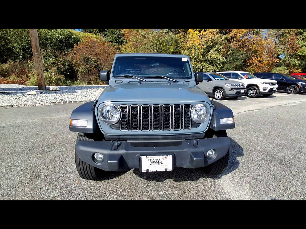 Used 2025 Jeep Wrangler Sport AWD/4WD image 3