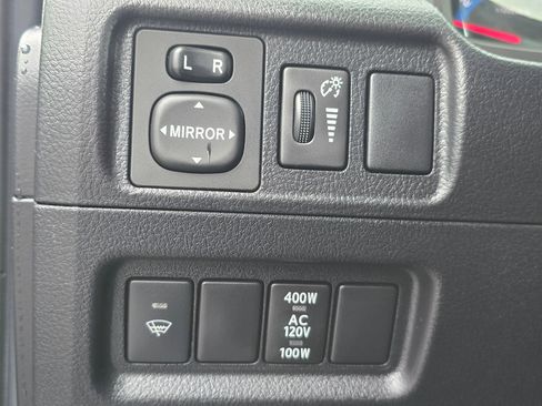 Used 2017 Toyota 4Runner SR5 Premium image 26