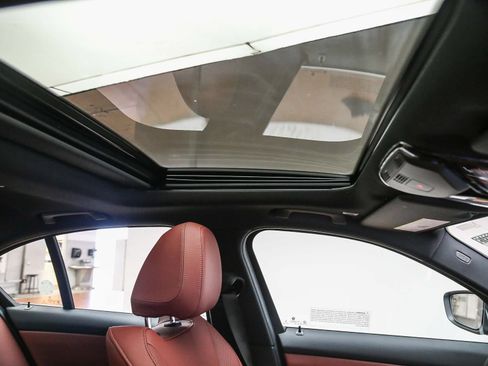 Used 2026 BMW 330i Sedan w/ Premium Package RWD image 18