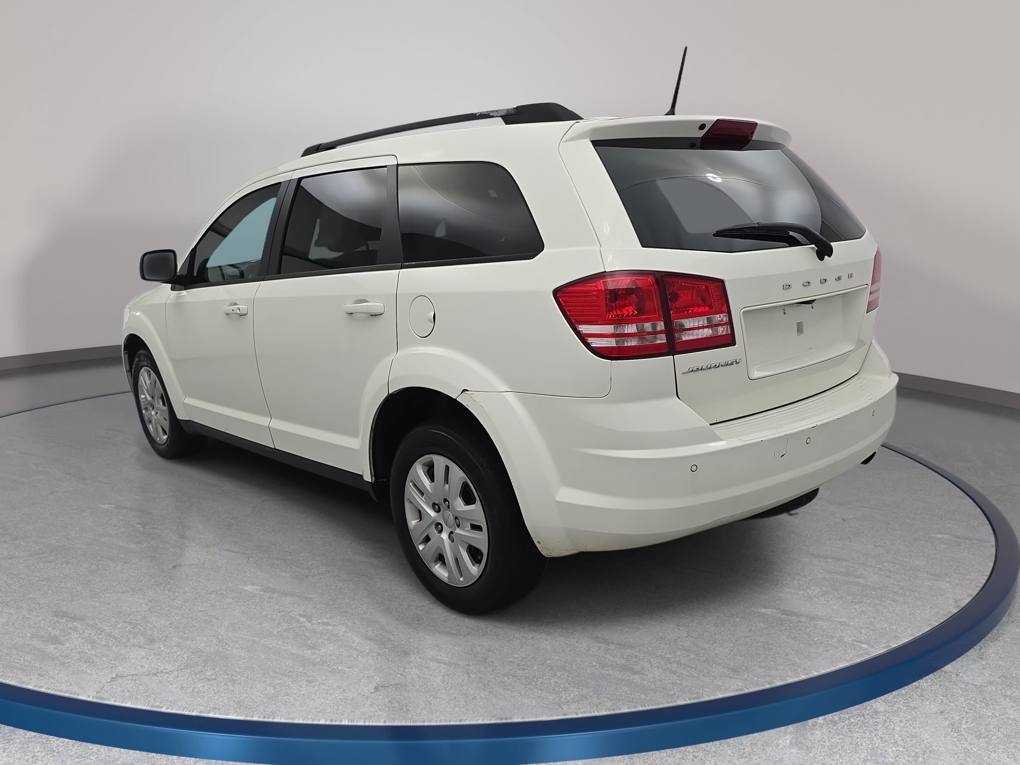 Used 2020 Dodge Journey SE FWD image 7