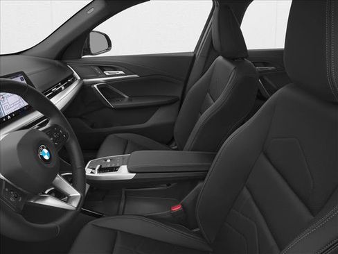 Used 2026 BMW X2 xDrive28i w/ Technology Package AWD/4WD image 6