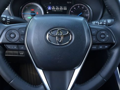 Certified 2022 Toyota Venza XLE AWD/4WD image 18