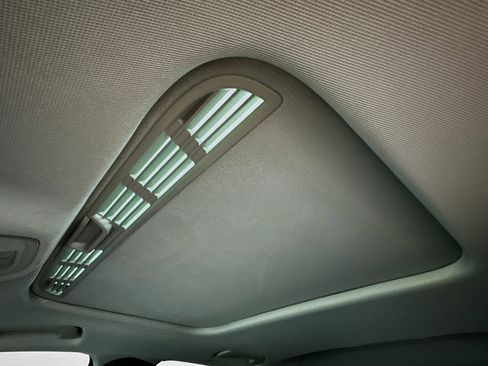 Used 2017 Audi A4 2.0T Premium image 25